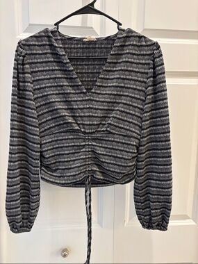 Striped V-Neck Long Sleeve Drawstring Crop Top - Black & Gray